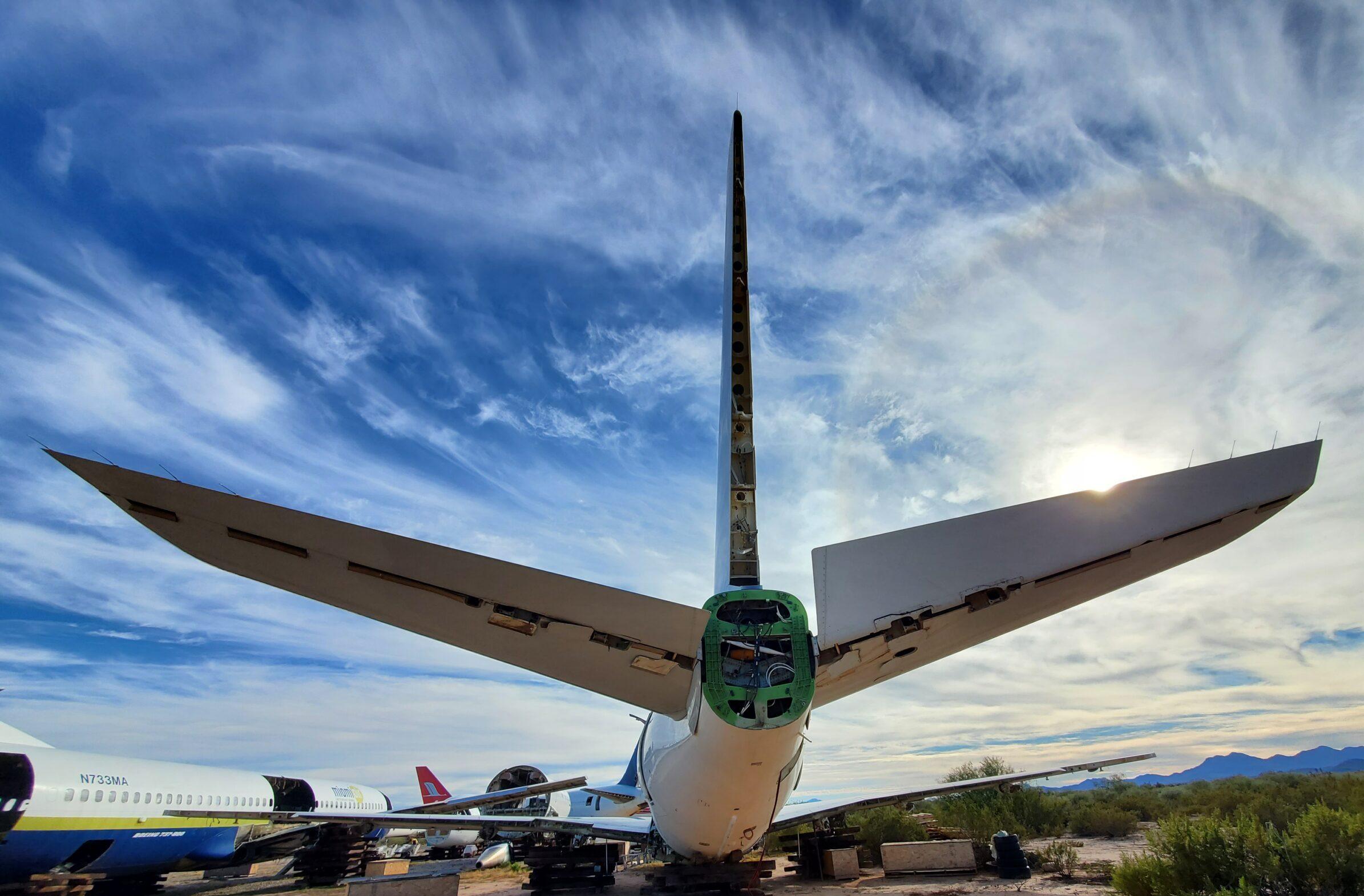 Embraer 170 tail